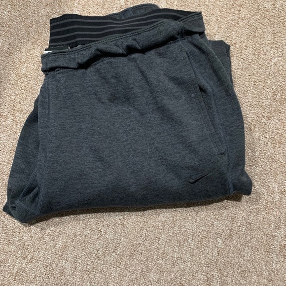 Nike sweatpants - Picture 1 of 1
